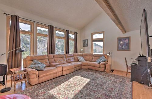 Buena Vista House | ~ 1 Mi to Downtown: Buena Vista Riverfront Escape!