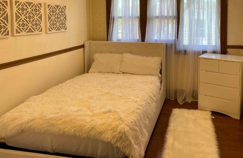 Dubuque House | 1 Mi to Downtown Dubuque! Spacious Home