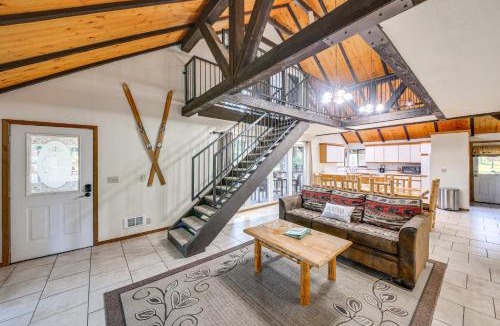 Libby House | 1 Mi to Dtwn Libby: Peaceful Home w/Creek Access!