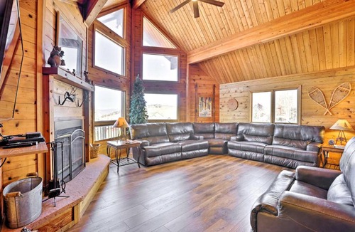 Silvercreek House | 1 Mi to Granby Ranch: Family-Friendly Cabin!