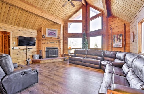 Silvercreek House | 1 Mi to Granby Ranch: Family-Friendly Cabin!