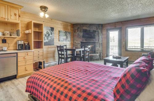 Granby House | < 1 Mi to Granby Rodeo! Retreat w/Pool & Hot Tub