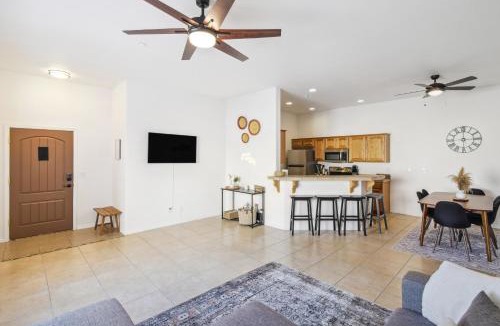 Lake Havasu City House | 1 Mi to Lake: Airy Home w/Patio in Lake Havasu!