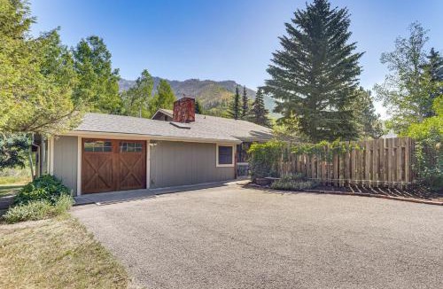 Cascade-Chipita Park House | 1 Mi to Pikes Peak! Creekside Family Hideaway
