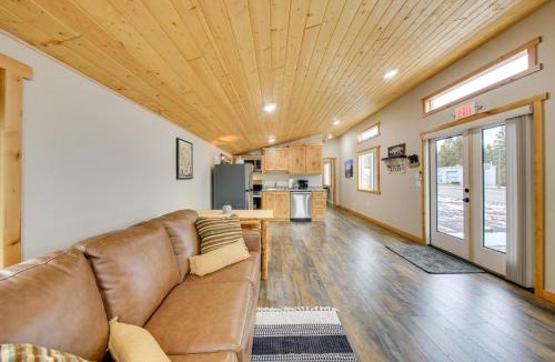 Troy House | 1 Mi to Waterfront Trails, Troy Home w/Hot Tub!