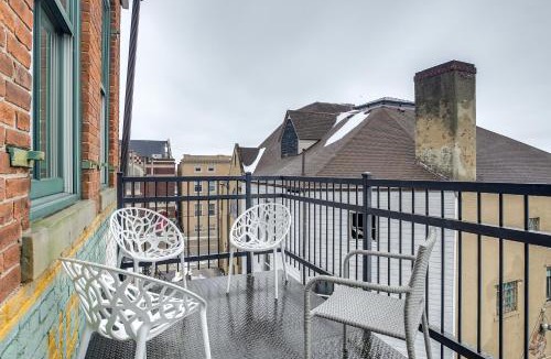 Springfield House | < 1 Mi to Wittenberg: Eclectic Loft w/Parking!