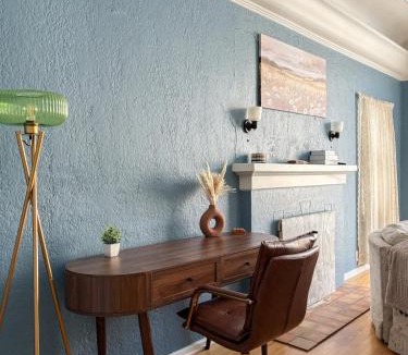 Billings House | 1 Min to Hospitals Spacious 4 Bed Stay