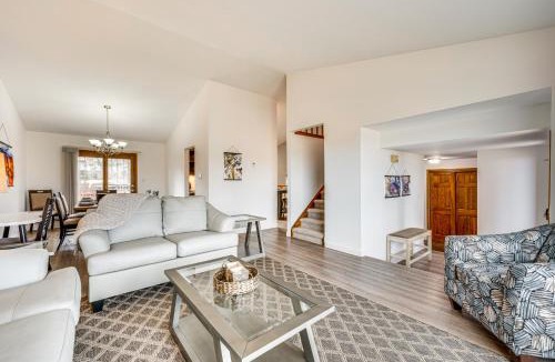 Arvada House | 10 Mi to Denver: Pet-Friendly Arvada Home w/Yard!