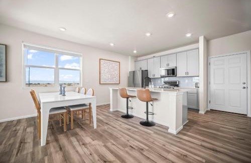 Aurora House | 10 min to DIA, Walk to the Gaylord!