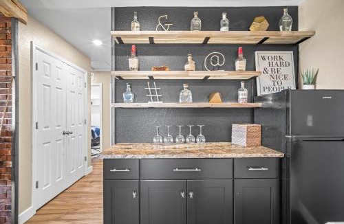 Aurora House | 10 min to DIA, Walk to the Gaylord!