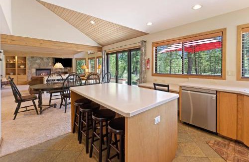 Sunriver House | 10 Tan Oak