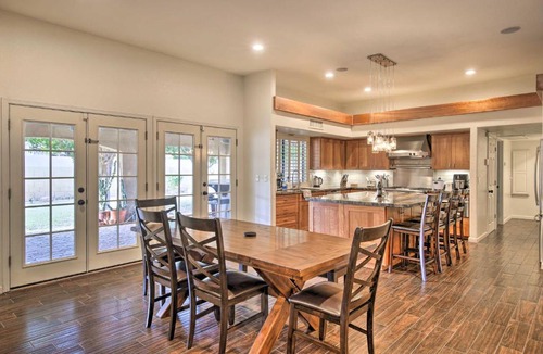 Tempe House | 11 Mi to Phoenix: Group Escape w/Patio & Bar!