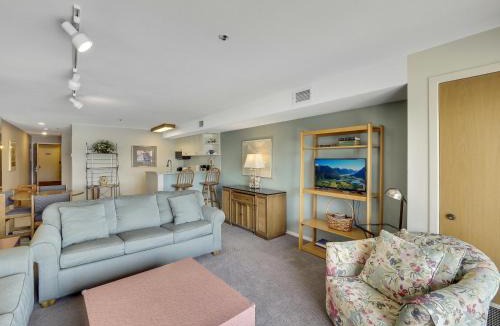 Charlevoix House | 111 Edgewater Inn