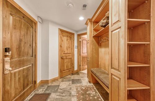 Deer Valley Apartment | 12 C Powder Run condo