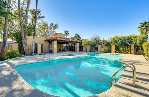 Gatewood Pointe Townhomes House | 12 Mi to Dtwn Tucson: Tranquil Townhome w/Office
