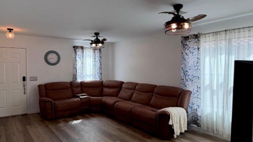 Estrella Village House | 12 min to Phoenix Raceway Perfect for Large groups &Work