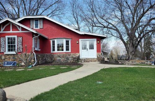 Arnolds Park Villa | 127 Hwy 71 Main House