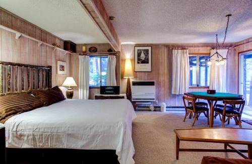 North Wawona House | 12B Star Gazers