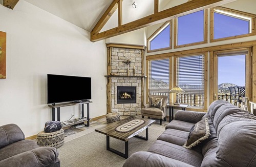 Estes Park Condo | 140 m² Condo ∙ 2 bedrooms ∙ 6 guests
