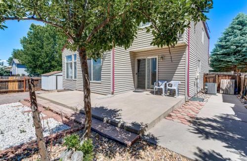 Aurora House | 15 Mi to Downtown Denver: Home w/Yard + Patio
