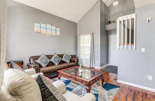 Aurora House | 15 Mi to Downtown Denver: Home w/Yard + Patio