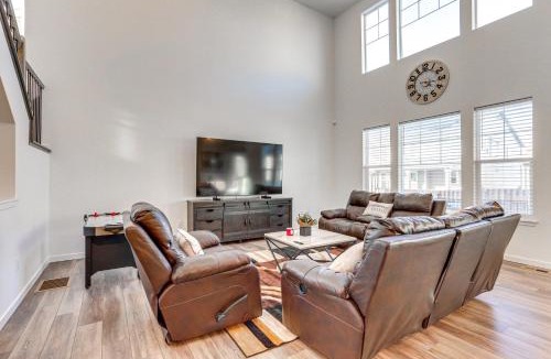 Commerce City House | 16 Mi to Denver: Spacious Commerce City Home!