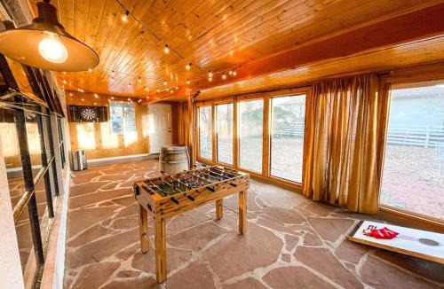Central Colorado Springs House | 1625 E Cache La Poudre