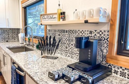 Central Colorado Springs House | 1625 E Cache La Poudre