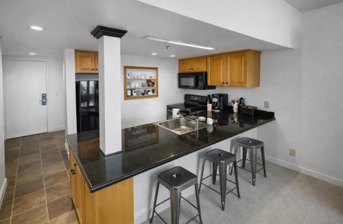 North Park City Apartment | 165 Ski-In Ski-Out Studio at Park City Mountain Resort, Pool, Hottub, Gym, studio