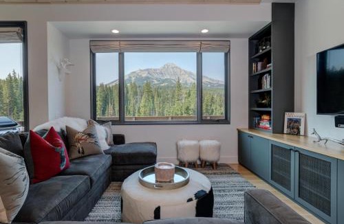 Big Sky House | 17 Lake Cabin