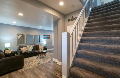Great Falls House | 1890 Historic Montana Retreat | Boutique | W & R