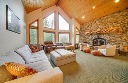 Enumclaw House | 19 Mi to Slopes at Crystal Mtn: Getaway w/Hot Tub
