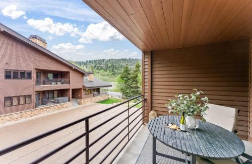 Deer Valley House | 1BR Deer Valley Condo-On FREE Shuttle Line