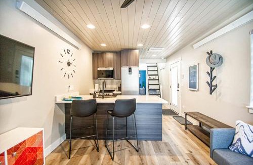 Leadville House | 1BR Loft - Backyard Forest - Near Turqiouse Lake