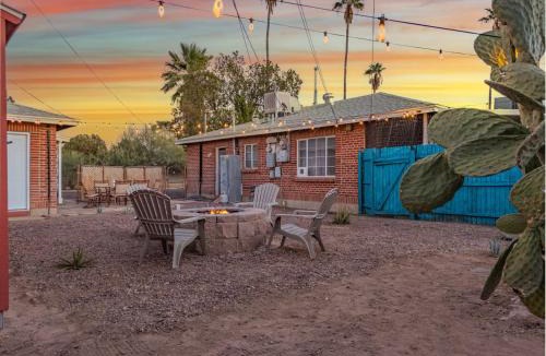 Blenman-Elm House | 1BR Near UofA, Work Desk, Gem Show Friendly