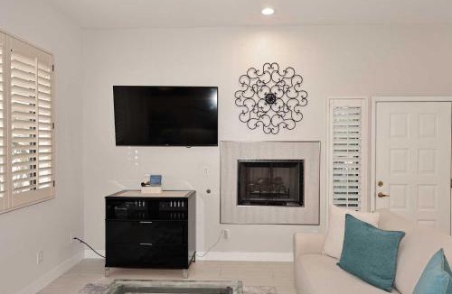 McCormick Ranch House | 1st Flr, Enclosed Patio, Mercado Shops, Walkable