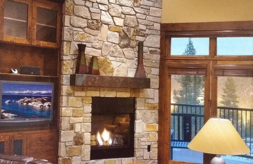 Truckee Condo | 2 bed 2 Baths, Luxury Northstar ski lodge, short walk to gondola.