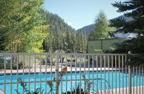 Lakeside Village Apartment | 2 Bedroom Condo