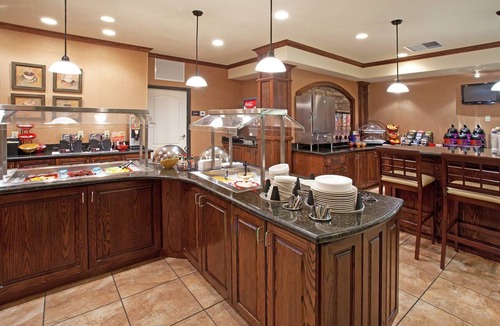 West Valley City Apartment | 2 Bedroom Suite! Free Breakfast Buffet. Pool, Hot Tub & Waterslide Access.Close to Salt Palace Convention Center
