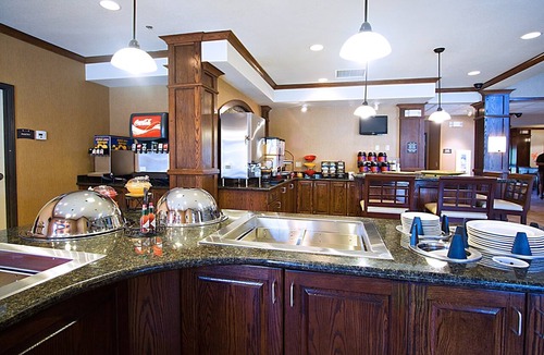 West Valley City Apartment | 2 Bedroom Suite! Free Breakfast Buffet. Pool, Hot Tub & Waterslide Access.Close to Salt Palace Convention Center
