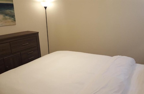 Winchester Apartment | 2 bedrooms, 8 min. to the strip