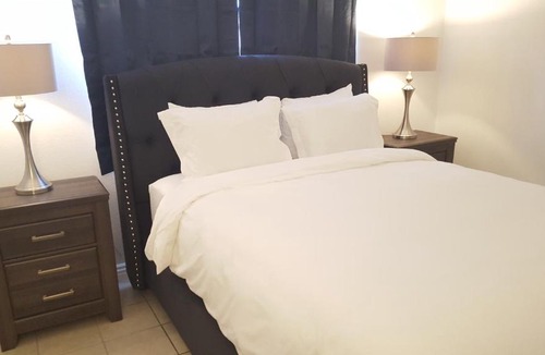 Winchester Apartment | 2 bedrooms, 8 min. to the strip