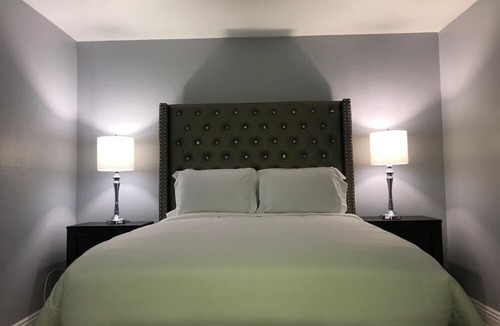 Winchester Apartment | 2 bedrooms remodeled 8 min to the strip !