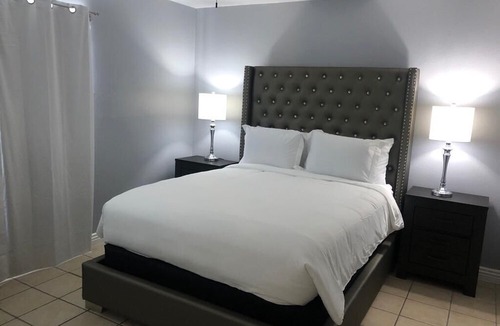 Winchester Apartment | 2 bedrooms remodeled 8 min to the strip !