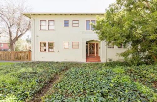 Poets Corner Apartment | 2 - Berkeley Private 1 Bedroom Apartment with Laundry
