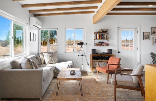Joshua Tree House | 2 Homes, Hot Tub, Firepit, BBQ, Games by MariamsBnb