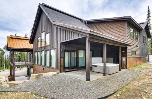 Big Sky House | 2 Mi to Big Sky Resort: Luxe Mtn-View Retreat!