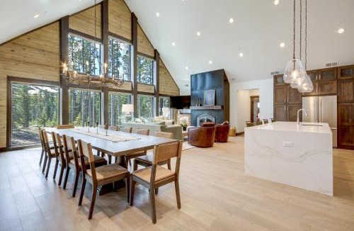 Big Sky House | 2 Mi to Big Sky Resort: Luxe Mtn-View Retreat!
