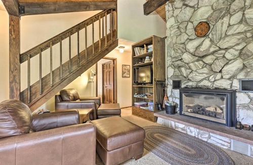 Grand Lake House | 2 Mi to Grand Lake: Cabin w/Fireplace & Library!