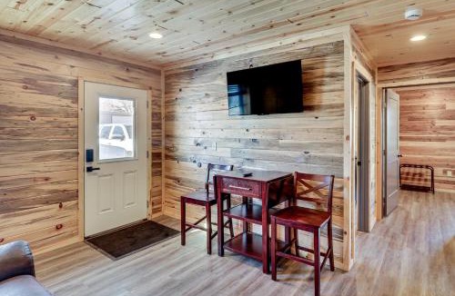 Browns Valley House | 2 Mi to Lake Traverse: Dog-Friendly Getaway